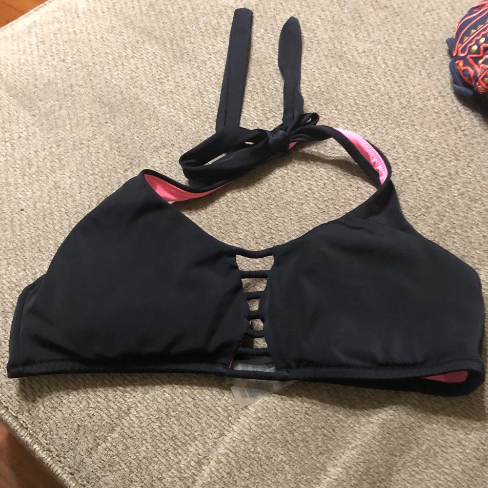Women’s swimsuit top
